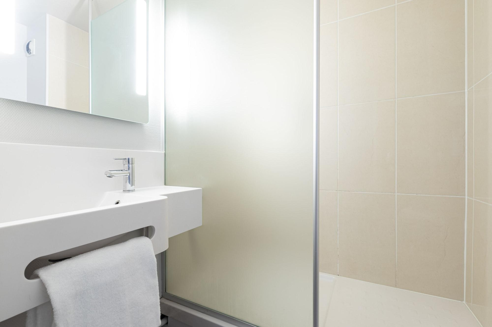 B&B Hotel Lyon Centre Monplaisir Екстер'єр фото