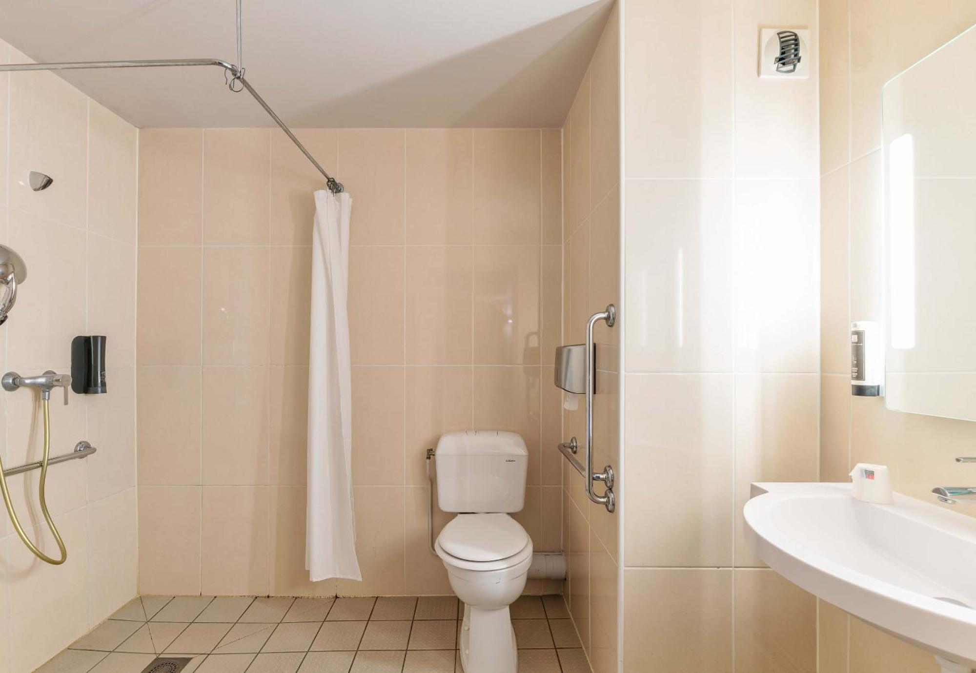 B&B Hotel Lyon Centre Monplaisir Екстер'єр фото